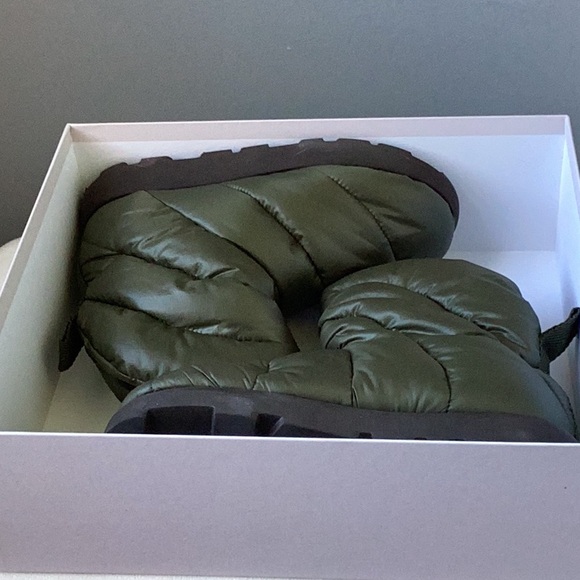 NWT PIUMESTUDIO Ankle boots Military green - Picture 9 of 11